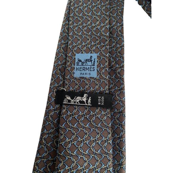 Hermes Gray Authentic 100% Silk Tie - Picture 4 of 6